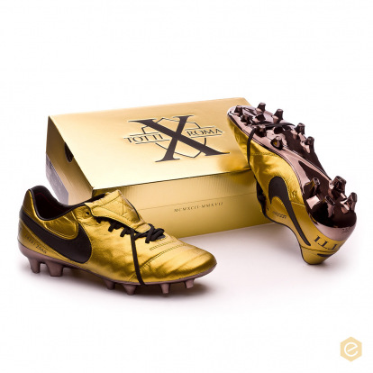 Nike Tiempo Legend V Premium para Francesco Totti - Blogs - Tienda de  fútbol Fútbol Emotion
