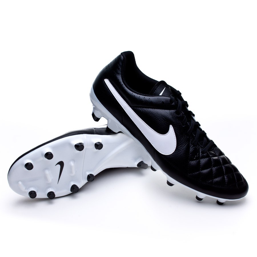 botas de futbol nike tiempo negras