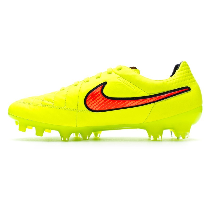 scarpe calcio tiempo nike