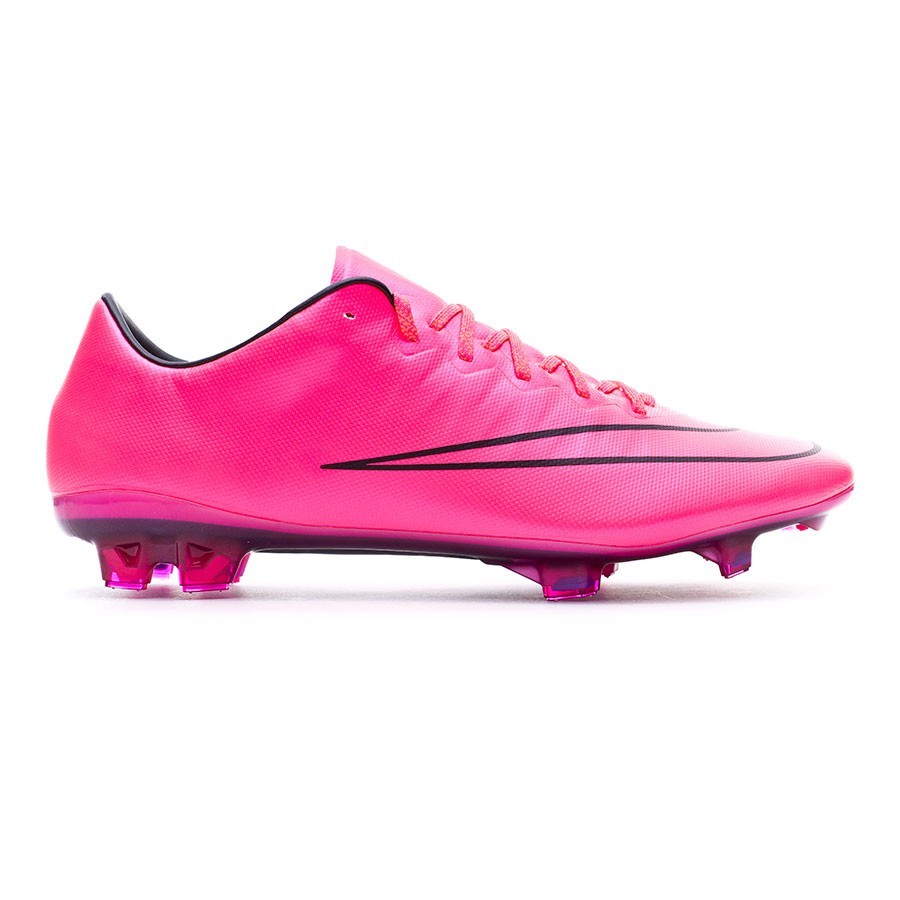 white and pink nike football boots