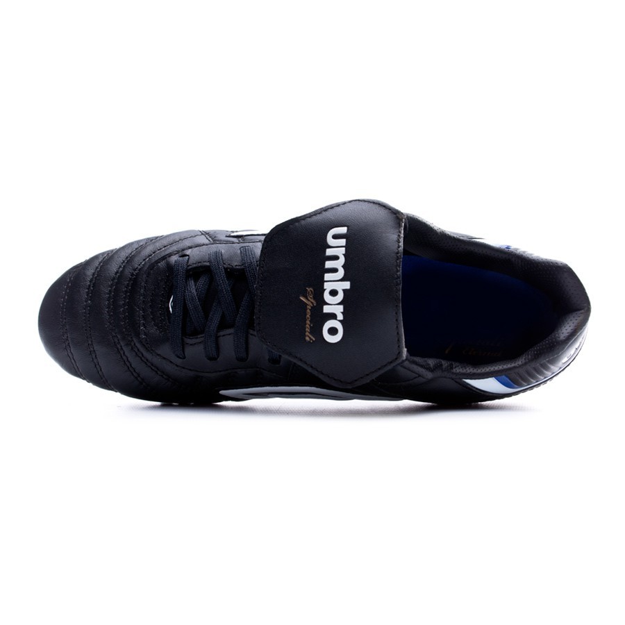 botas de futbol umbro