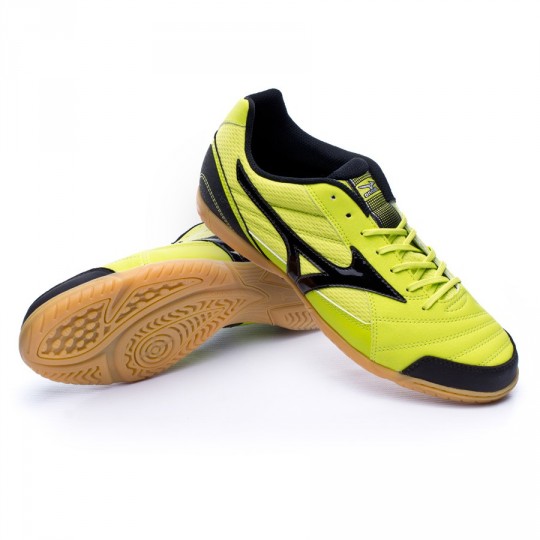 mizuno futsal boots