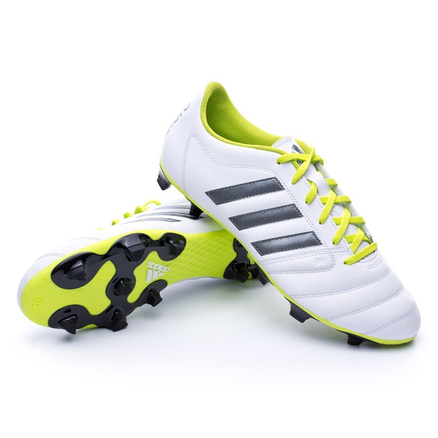 chaussure de foot adidas gloro