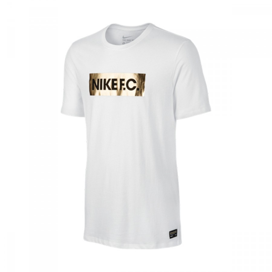equipaciones nike dorados