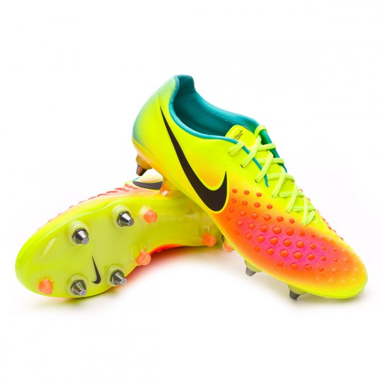 Botas Nike de tacos de aluminio | futbolmania