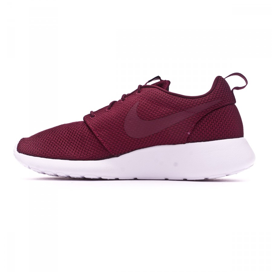 maroon roshe 2
