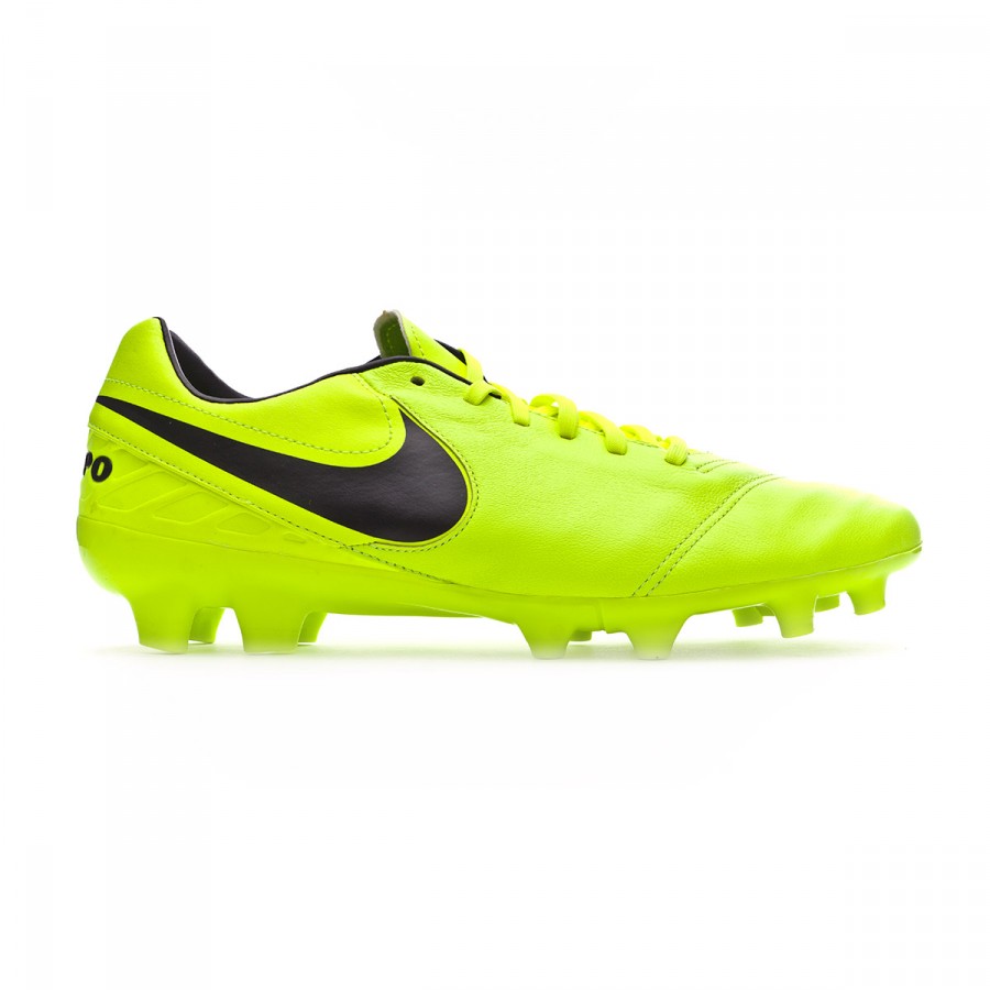 nike tiempo mystic vs genio