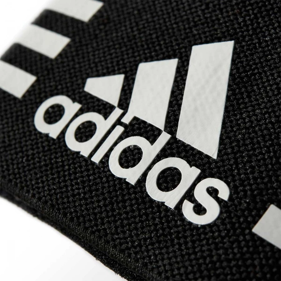 Guardaespinilleras adidas Ankle Strap White-Black - Fútbol Emotion