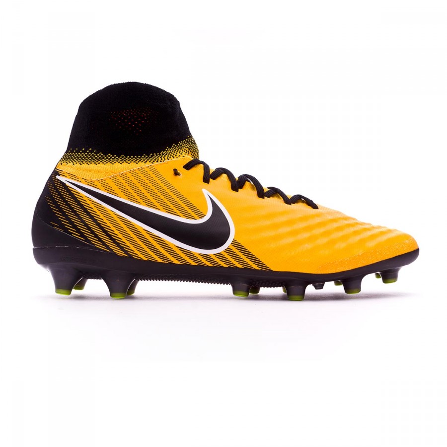 botas de futbol nike gama media