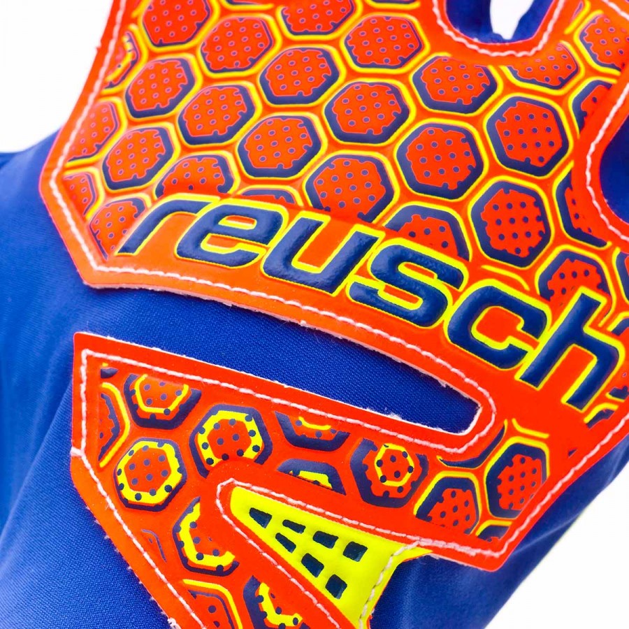 reusch futsal gloves