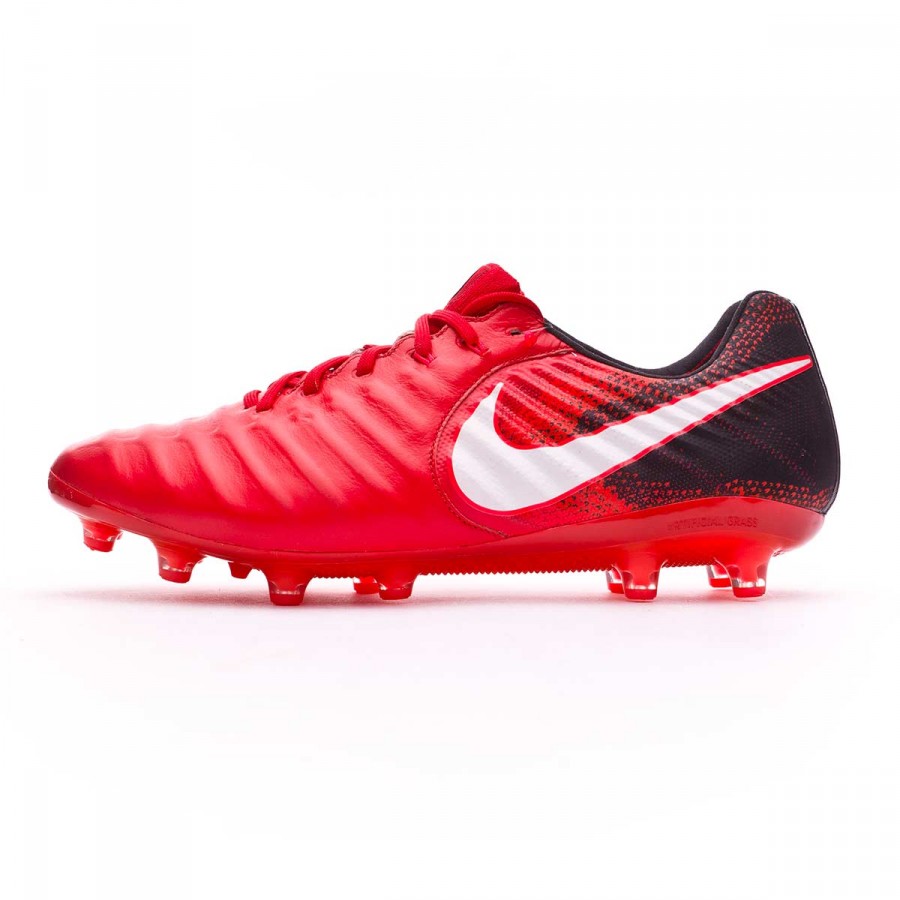 red nike tiempo