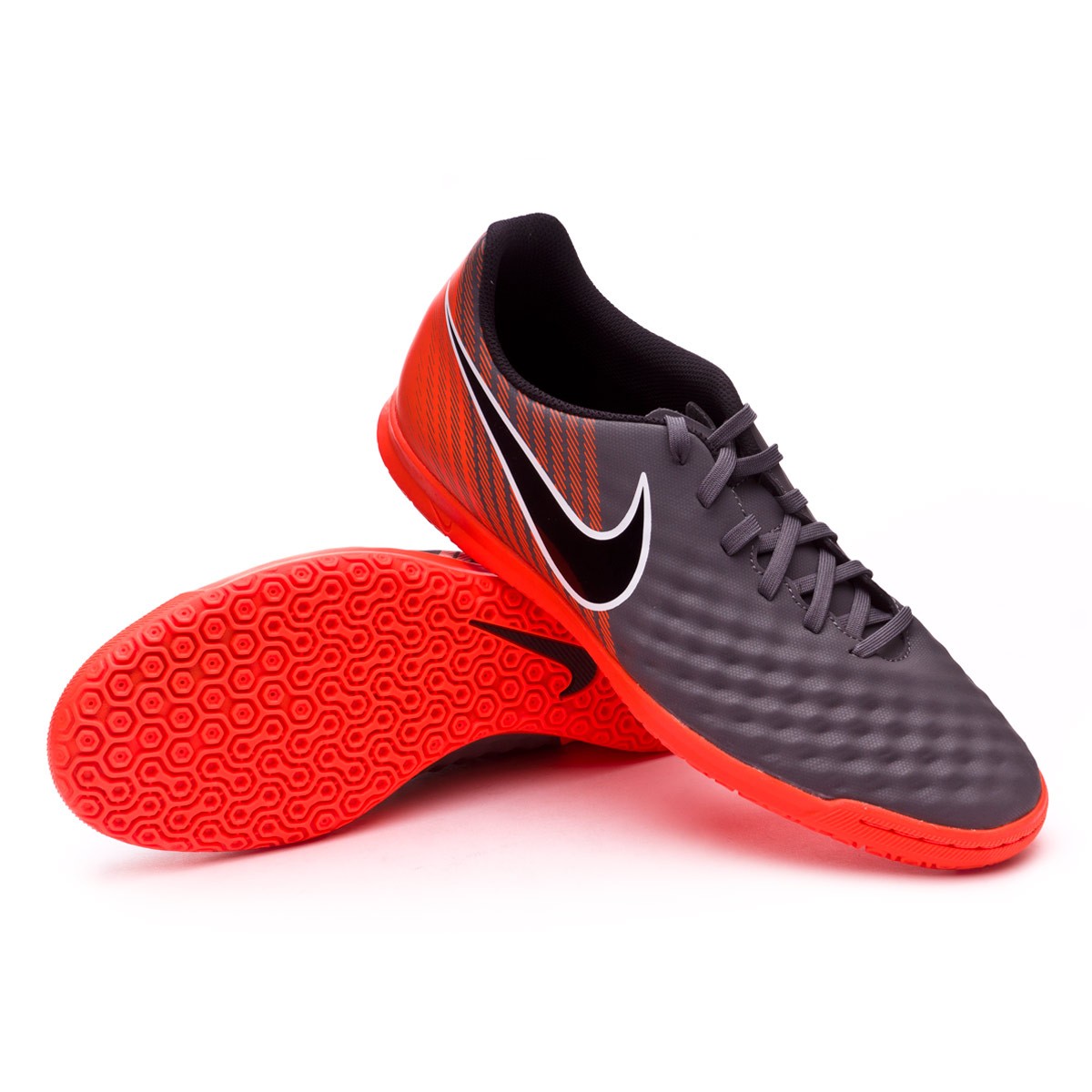 magista futsal shoes