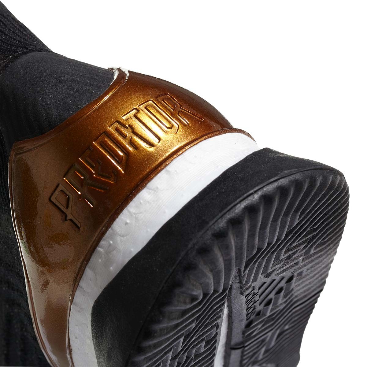Zapatilla Predator Tango 18+ TR UltraBoost Core black Solar red Gold metallic Zapatilla Predator Tango 18+ TR UltraBoost Core black Solar red Gold metallic