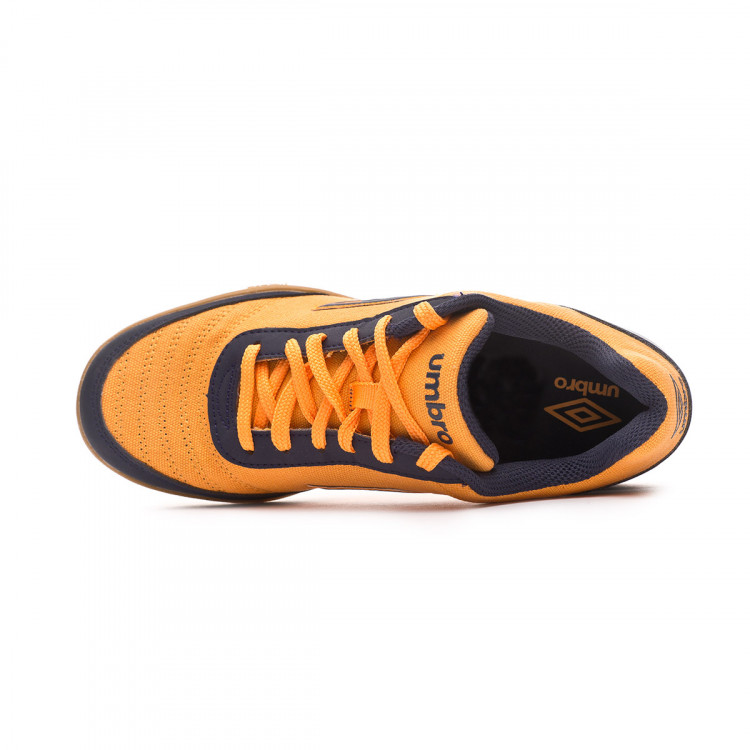 umbro street v