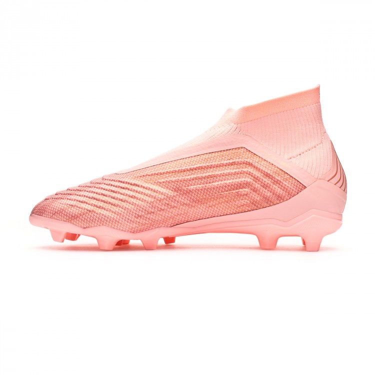 botas de futbol predator rosas