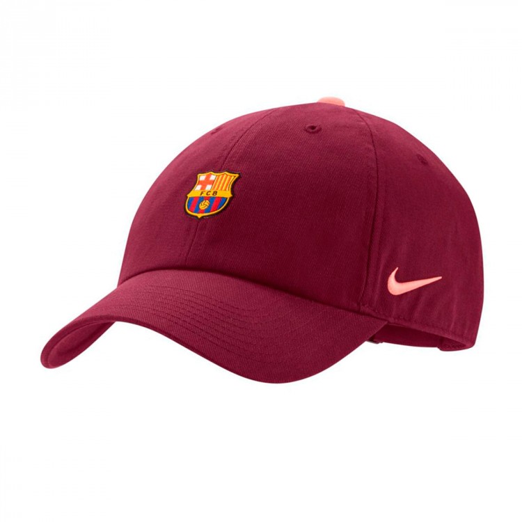 maroon nike cap