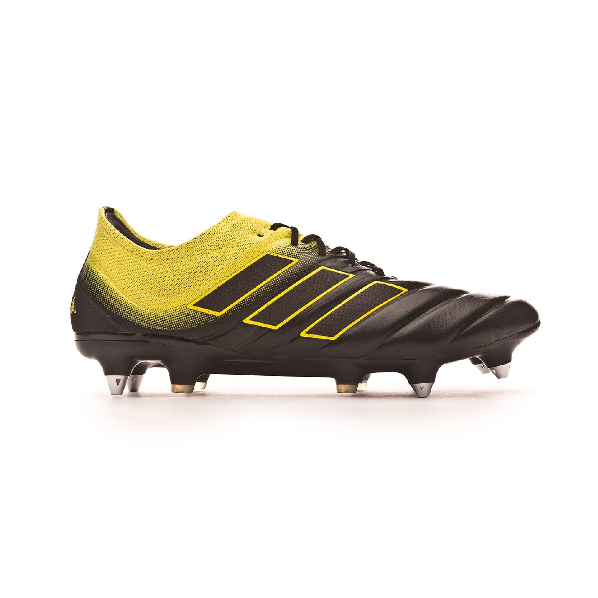 chaussure de foot personnalisable adidas