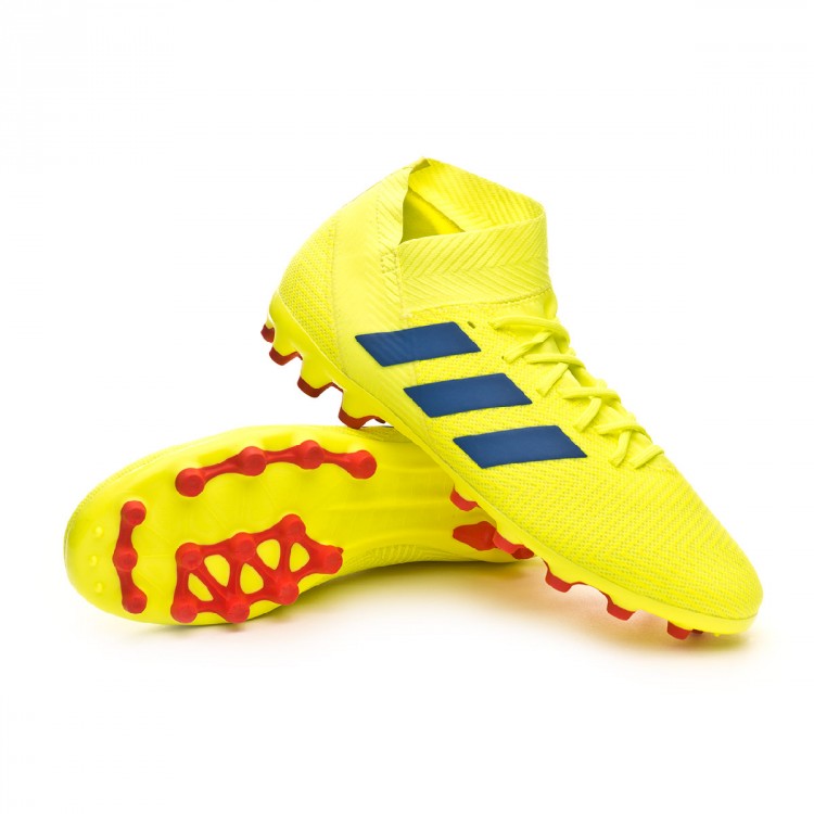 Zapatos de fútbol adidas Nemeziz 18.3 AG Solar yellow-Football blue-Active  red - Tienda de fútbol Fútbol Emotion