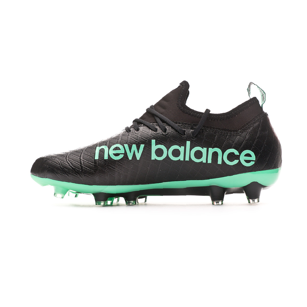 crampon new balance football