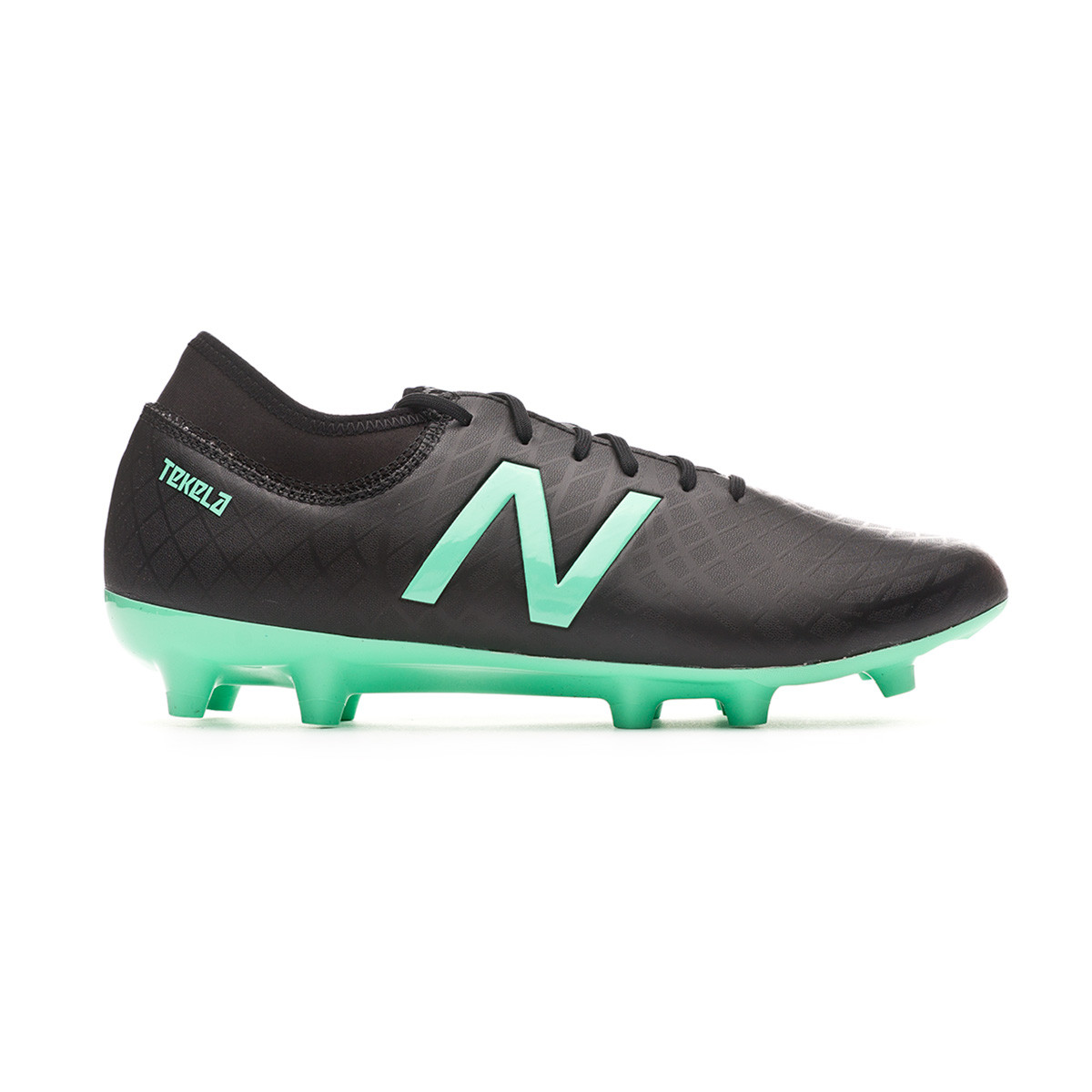 Bota de fútbol New Balance Tekela Magique FG-Hybrid Black-Neon emerald -  Tienda de fútbol Fútbol Emotion