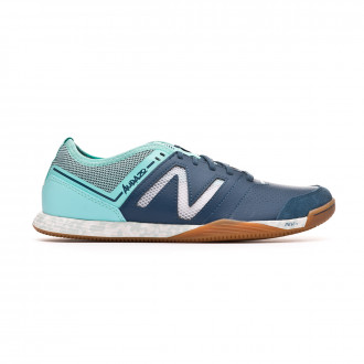 nb futsal shoes