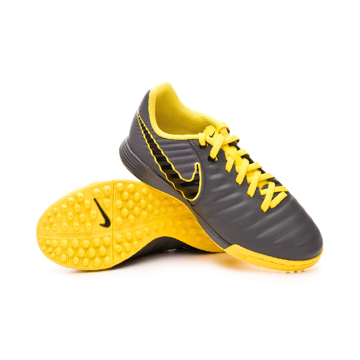 chaussure tiempo nike