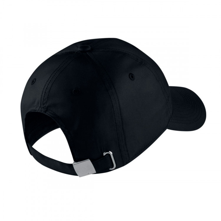 gorra-nike-sportswear-heritage86-black-metallic-silver-1