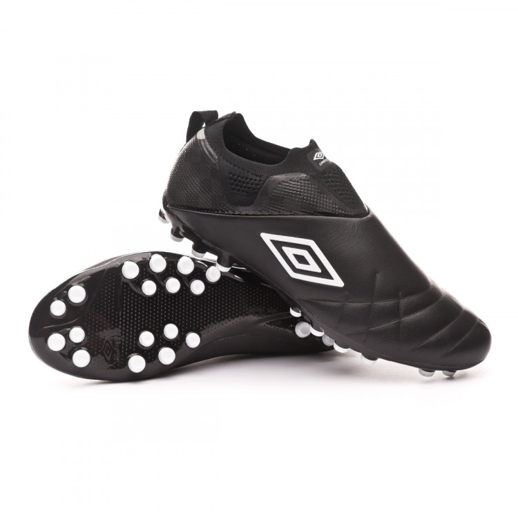 botas de futbol umbro