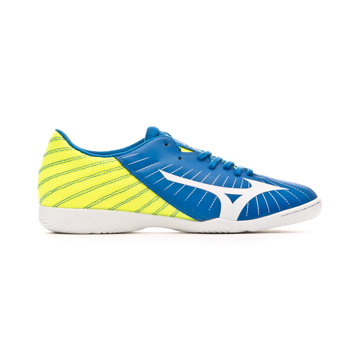 mizuno futsal shoes malaysia