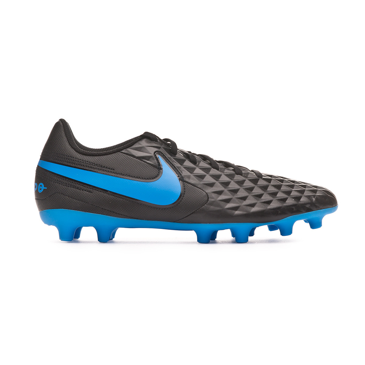 black and blue nike tiempo