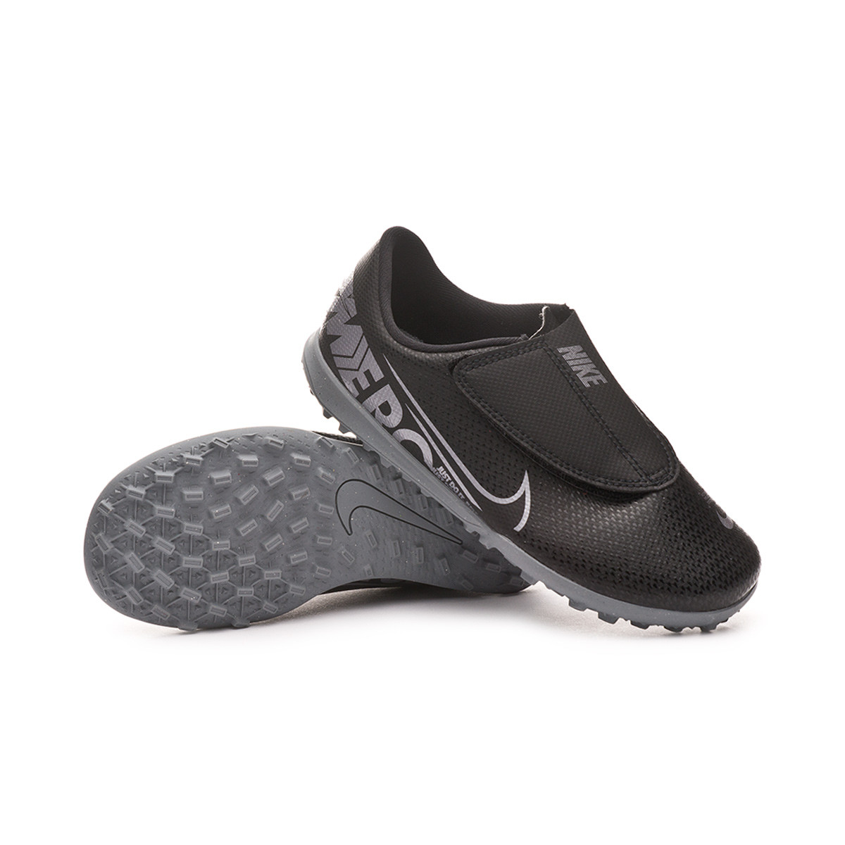 Football Boots Nike Mercurial Vapor XIII Club Turf v. Niño Black-Metallic  cool grey - Football store Fútbol Emotion