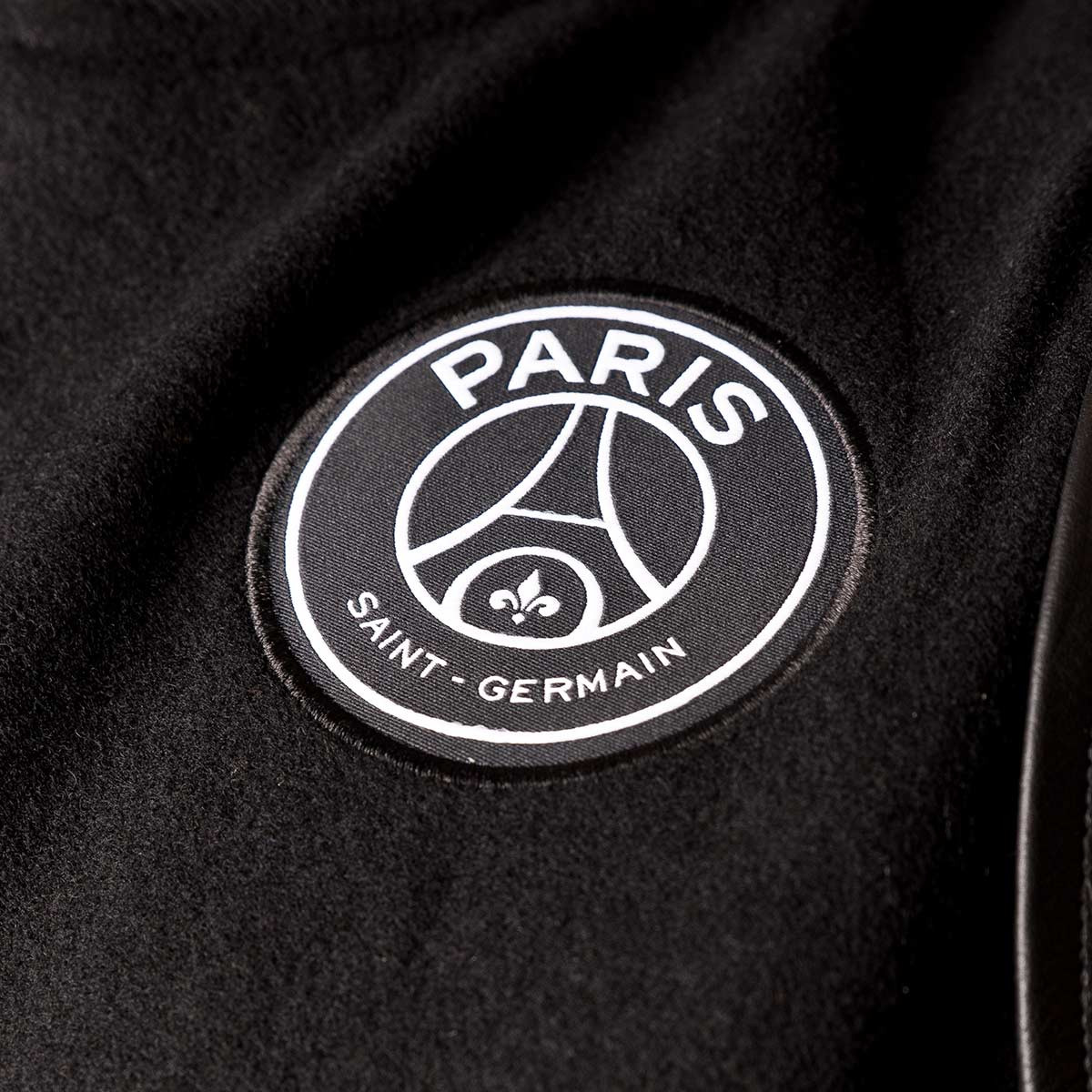 psg black and white