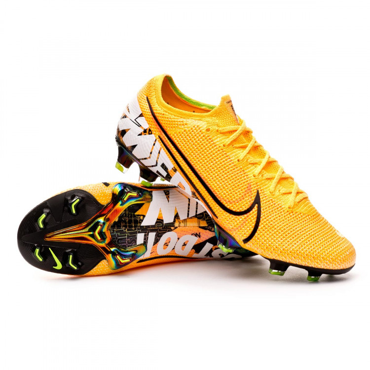 nike crimson football boots