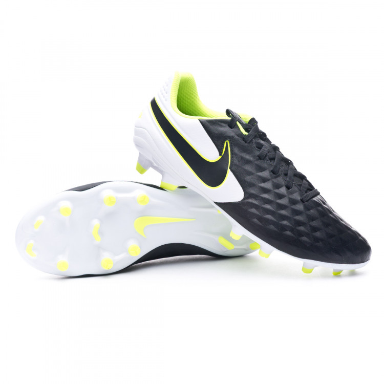 chaussures de foot nike tiempo