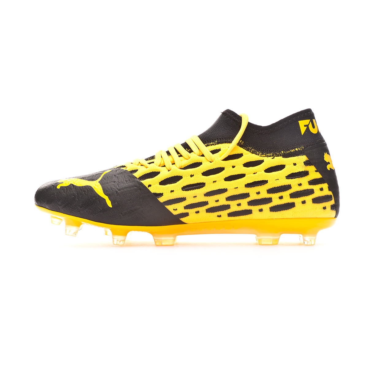 puma football boots black and yellow