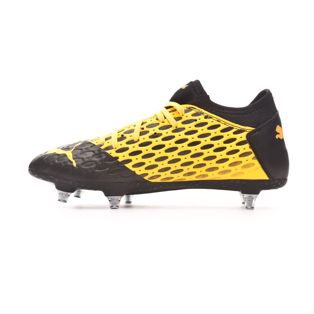 puma flat football shoes