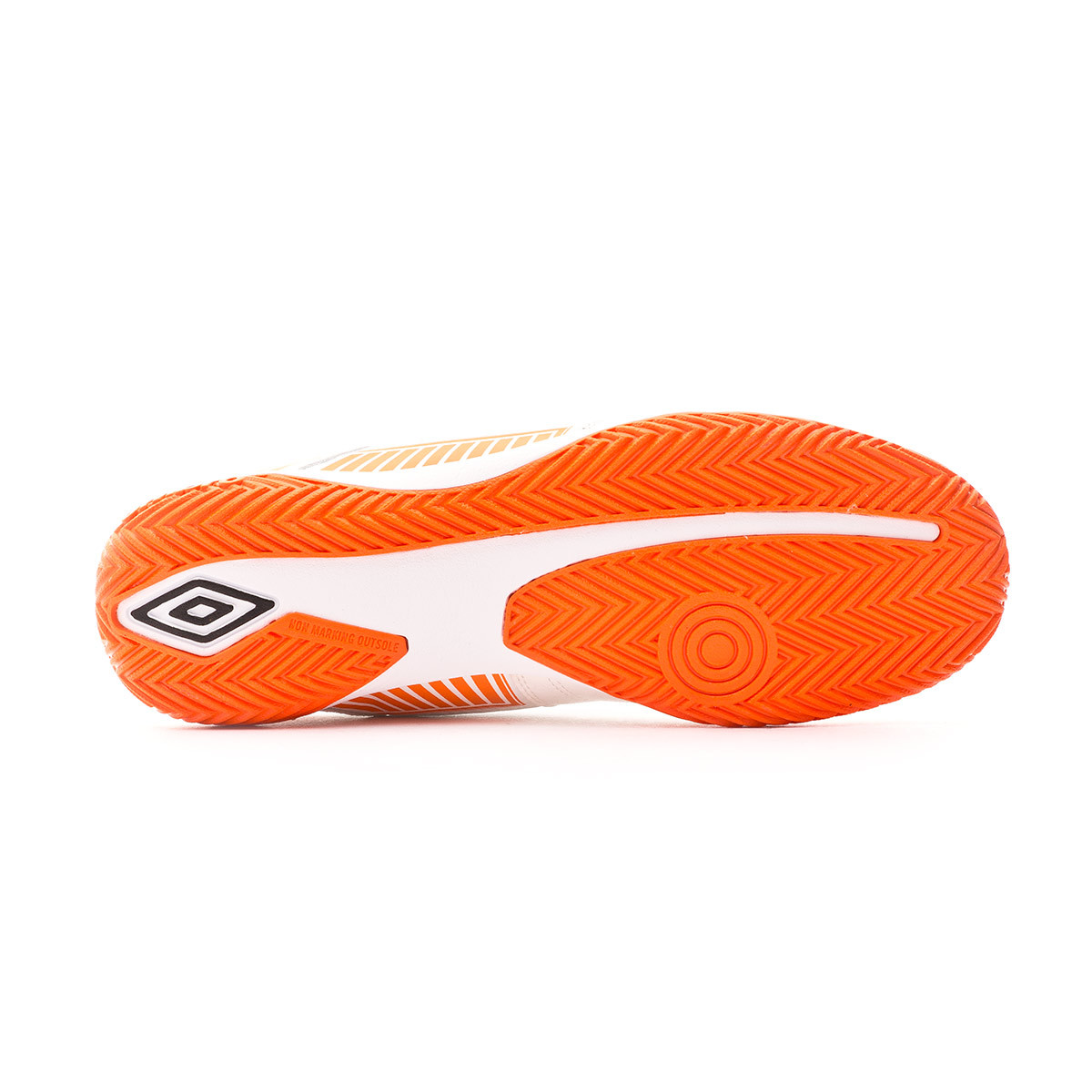 umbro walking shoes