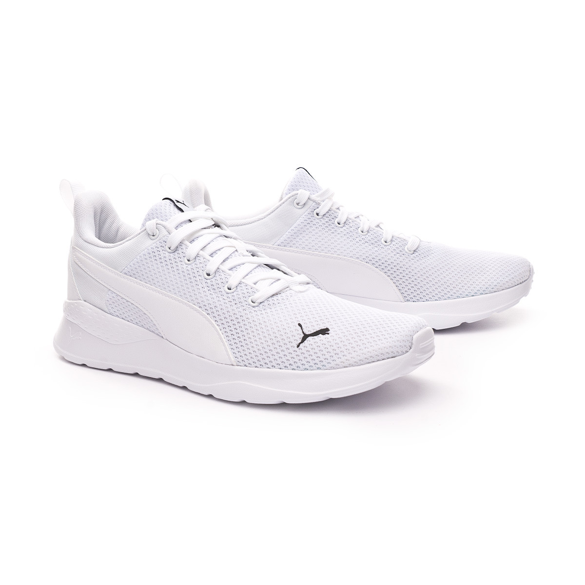 white puma tennis shoes