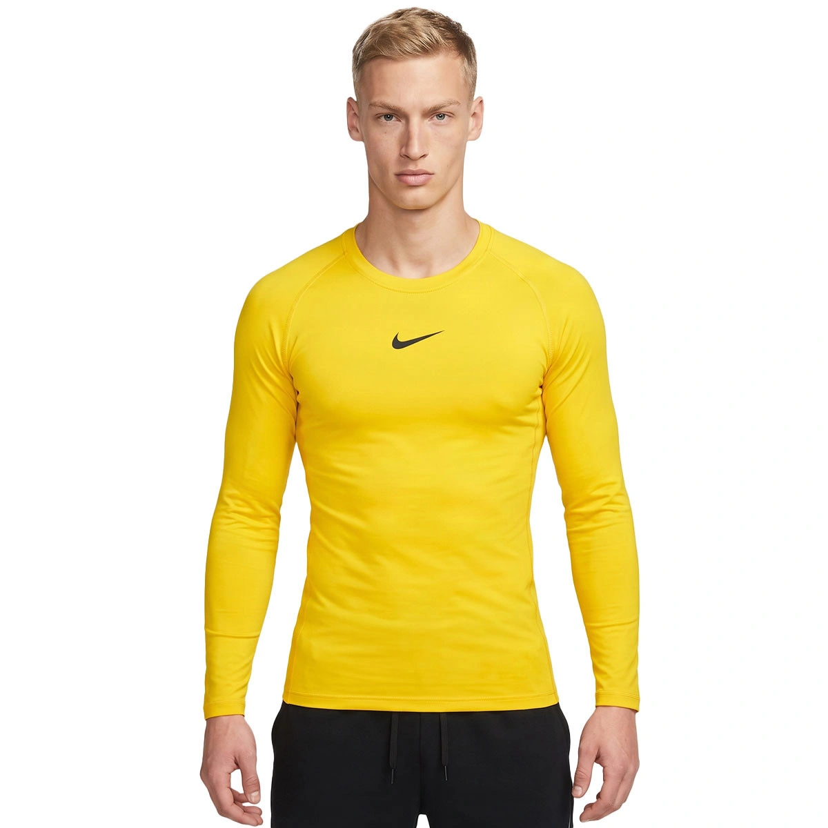 camiseta-nike-termica-park-first-layer-ml-tour-yellow-2