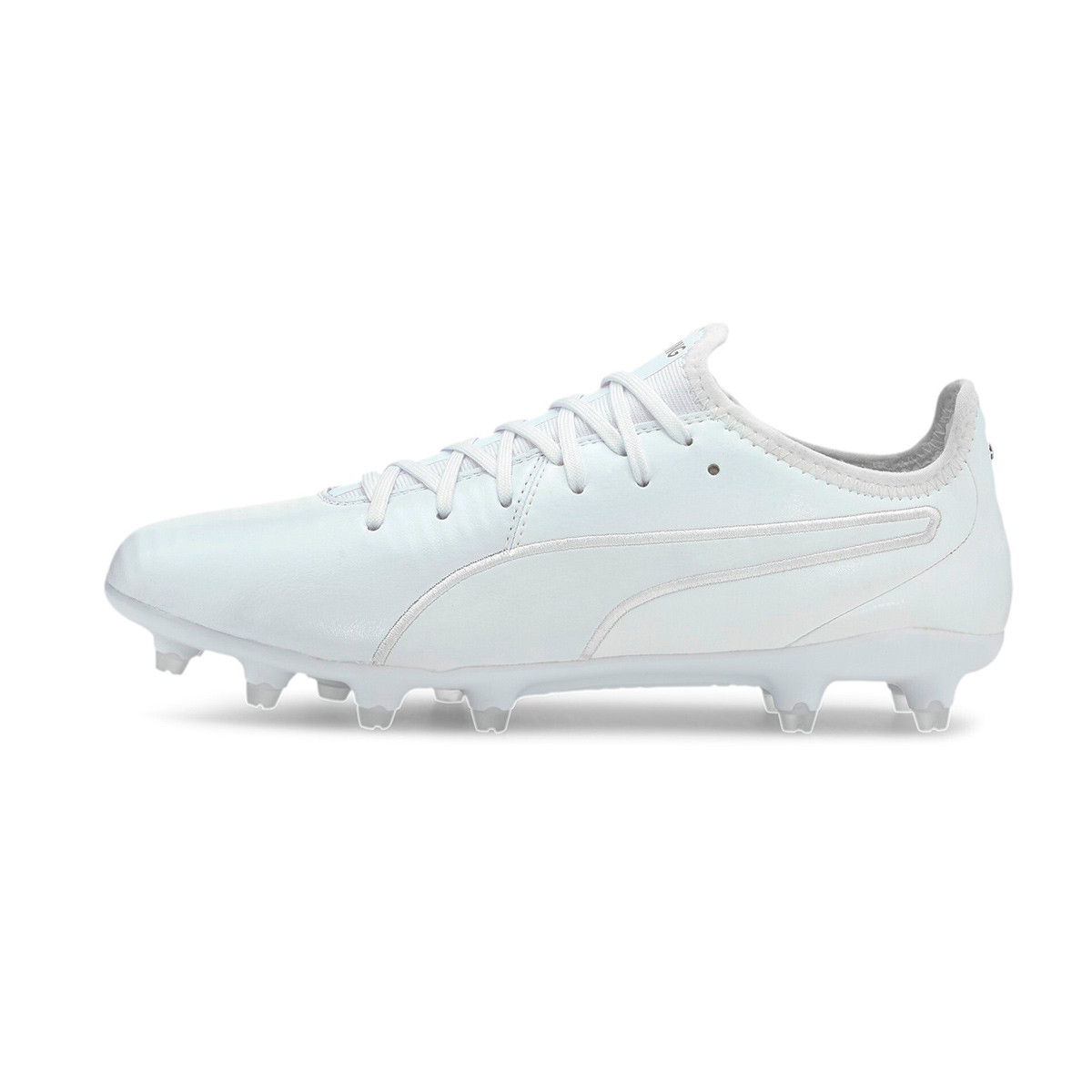 white puma soccer cleats