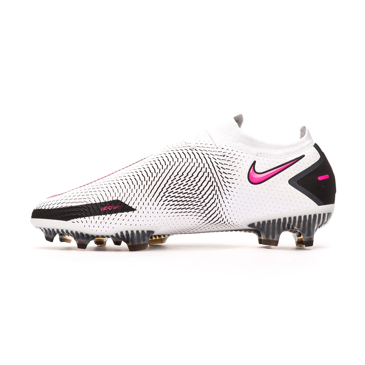 black and pink vapormax