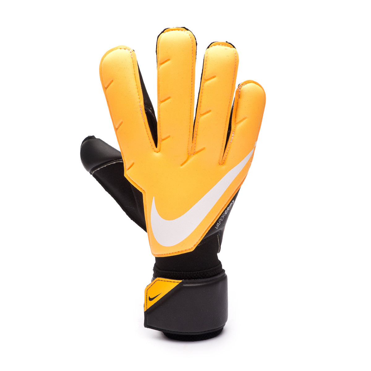 alisson becker nike gloves