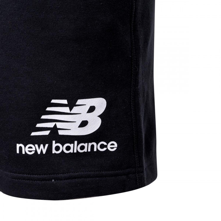pantalon-corto-new-balance-essentials-stacked-logo-negro-2.jpg