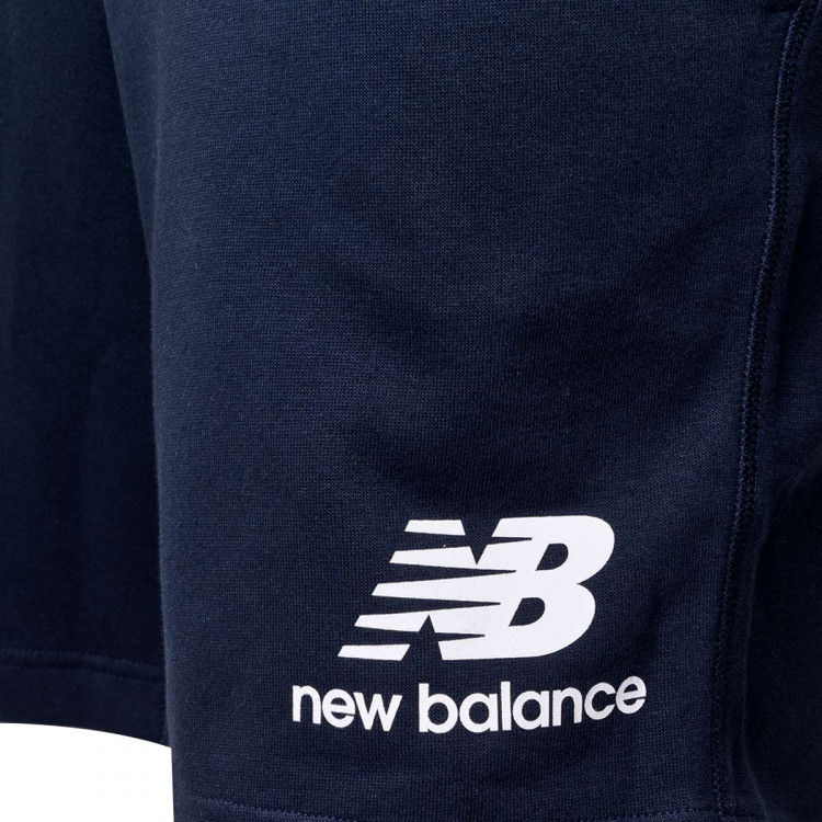 pantalon-corto-new-balance-essentials-stacked-logo-azul-oscuro-2.jpg