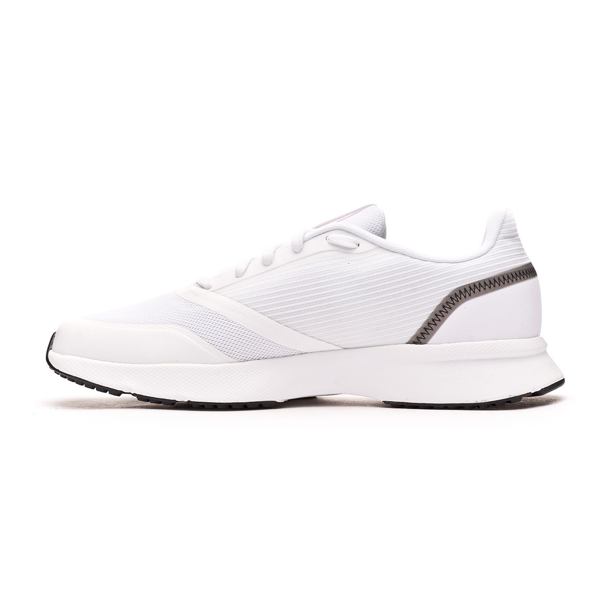 adidas nova flow trainers