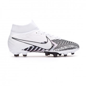 black nike football shoes