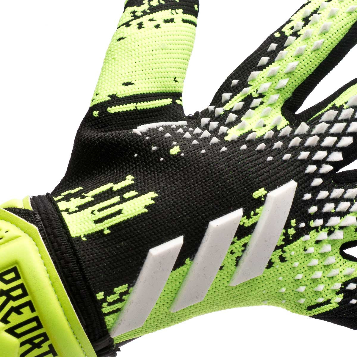 guantes predator verdes