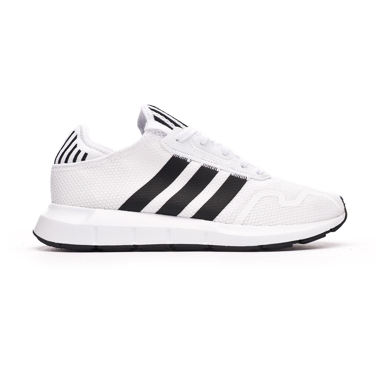 adidas swift run trainers black