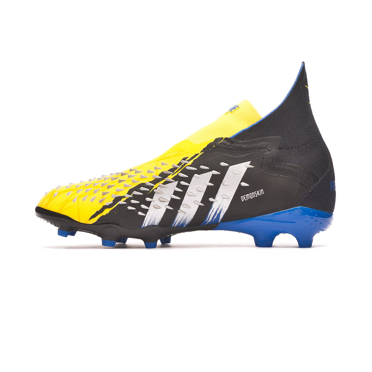 Tenis de Fútbol Adidas Predator Freak .3 TF de hombre | Innovasport