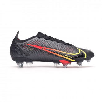 SG football boots with aluminum studs 